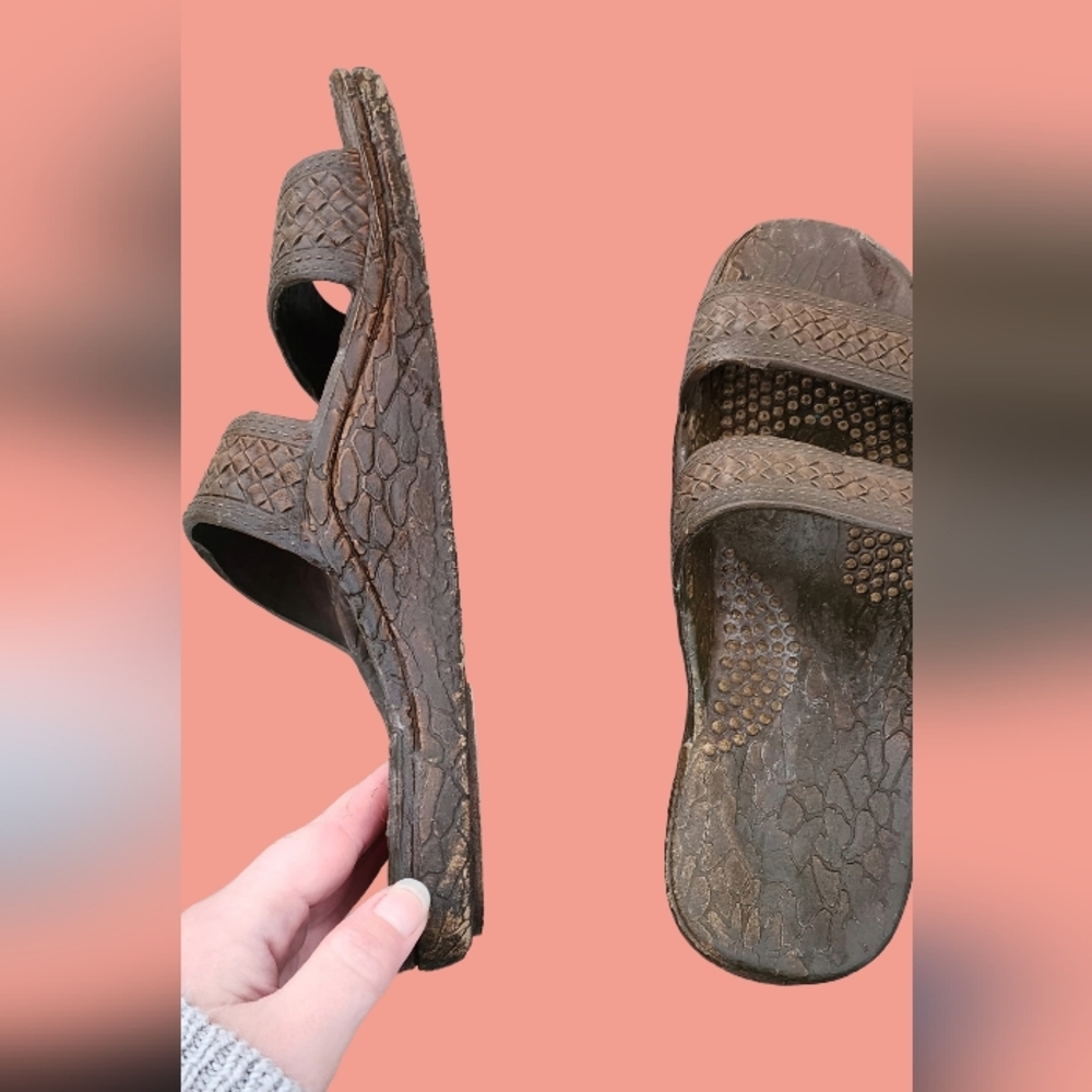 Source Unknown Brown Textured Sandals - Picture 2 of 3